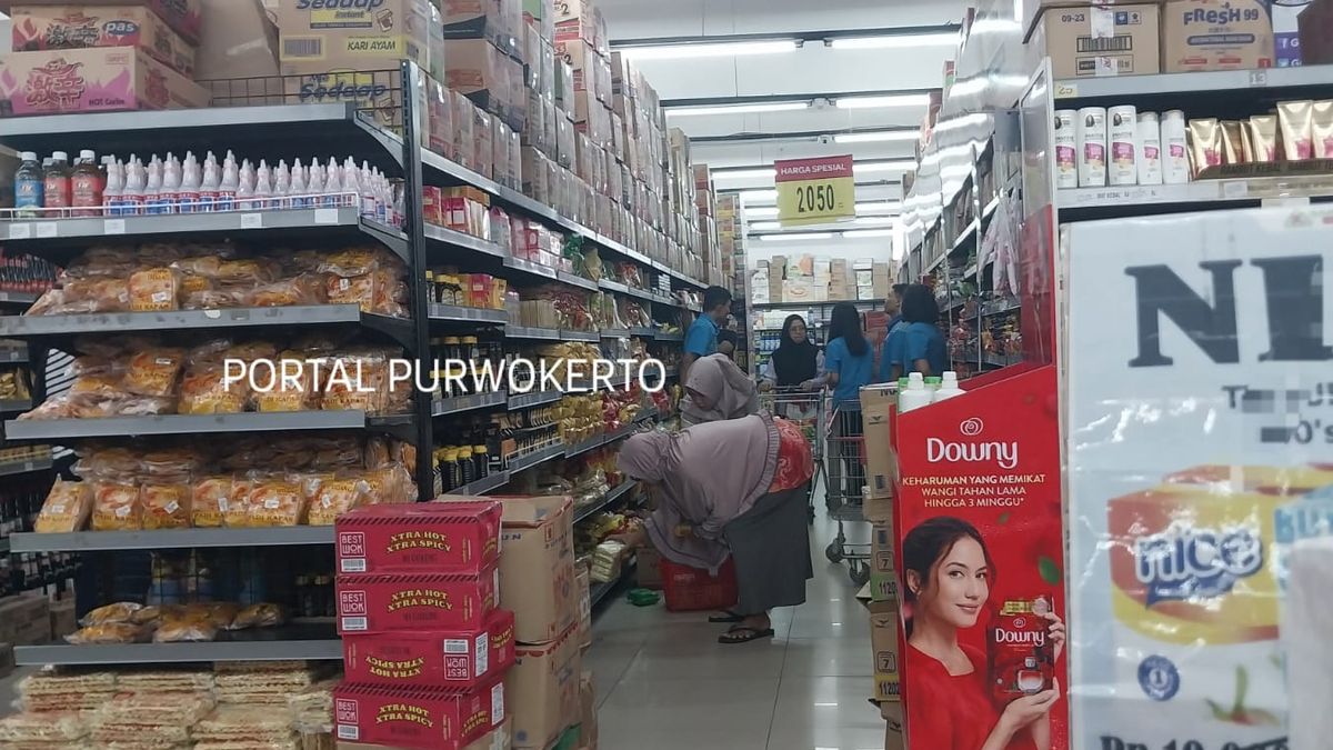 UmiMart: Jantung Belanja Grosir Cilacap yang Tak Pernah Lelah